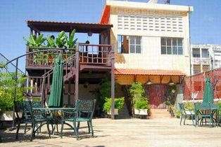 Hotel-Hostal-Luis-V-Terrace-1